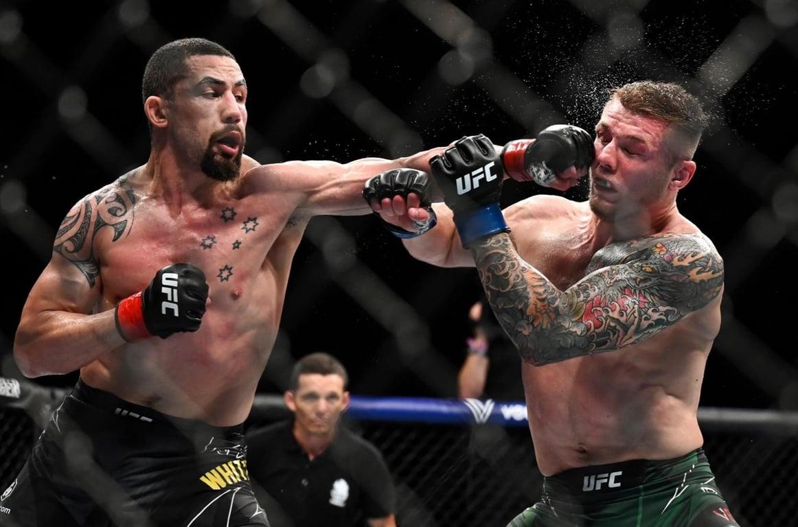 Robert Whittaker picks apart Marvin Vettori. Credits to: Per Haljestam USA-TODAY Sports.