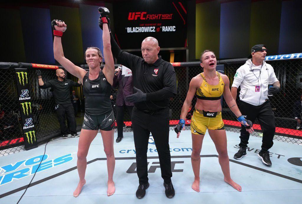 Katlyn Chookagian earns a close split decision win against Amanda Ribas. Credits to: Jeff Bottari-Getty Images