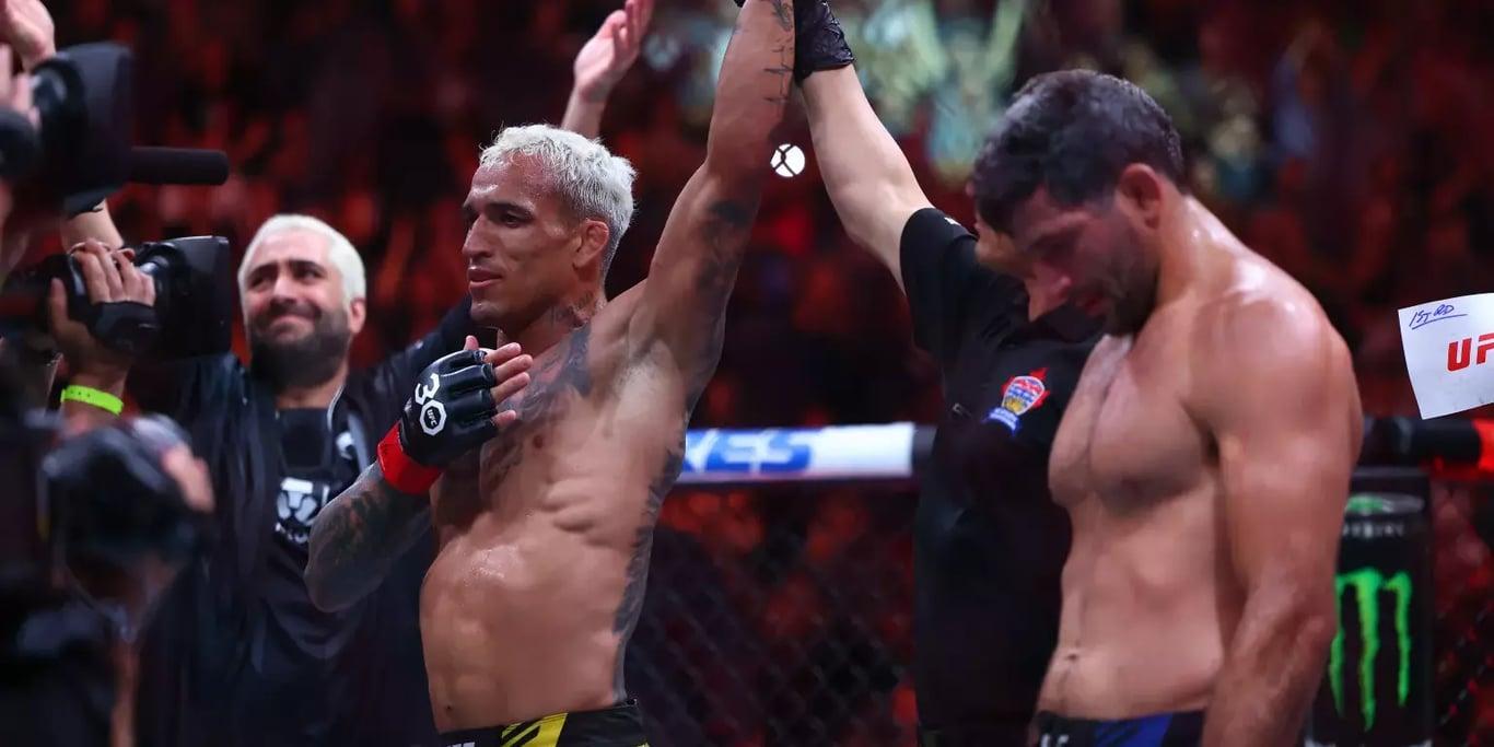 Charles Oliveira after beating Beneil Dariush at UFC 289. Credits to: Sergei Belski - USA TODAY Sports.
