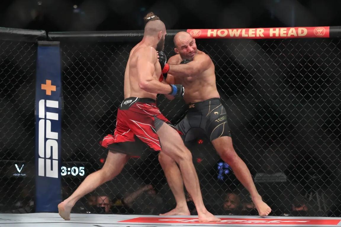 Jiří Procházka going to war against Glover Teixeira. Credits to: Paul Miller - USA TODAY Sports.