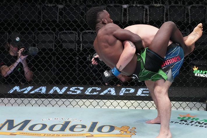 Sodiq Yusuff submitting Don Shainis. Credits to: Jeff Bottari - Zuffa LLC.