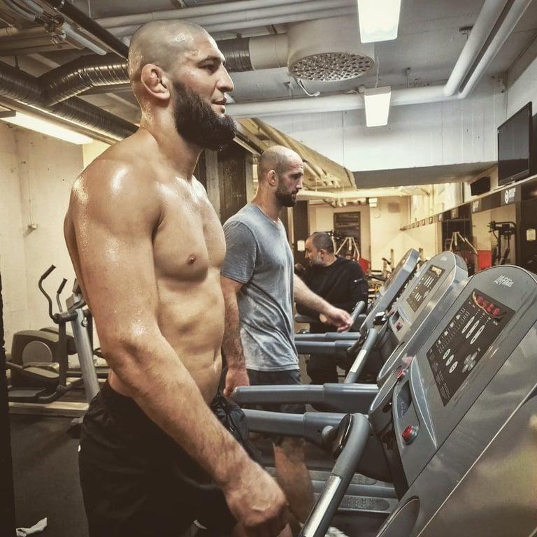 Khamzat Chimaev in the gym with Volkan Oezdemir. Credits to: Chimaev via Twitter.