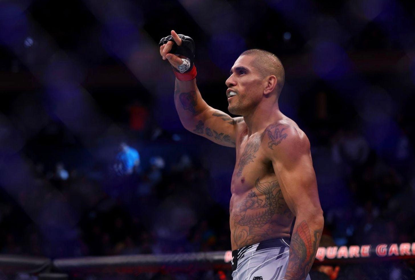 Daniel Cormier Calls Out 'Perfect UFC Matchmaking' For Alex Pereira