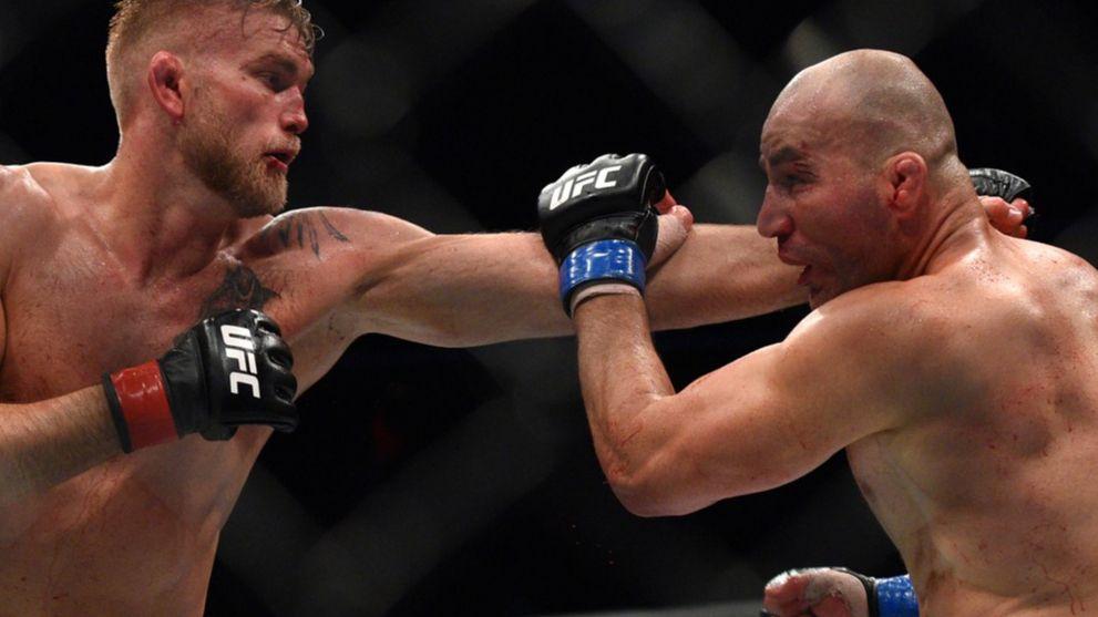 Alexander Gustaffson battling Glover Teixeira in Stockholm, Sweden on May 2017. Credits to: Haljestam - USA TODAY Sports.