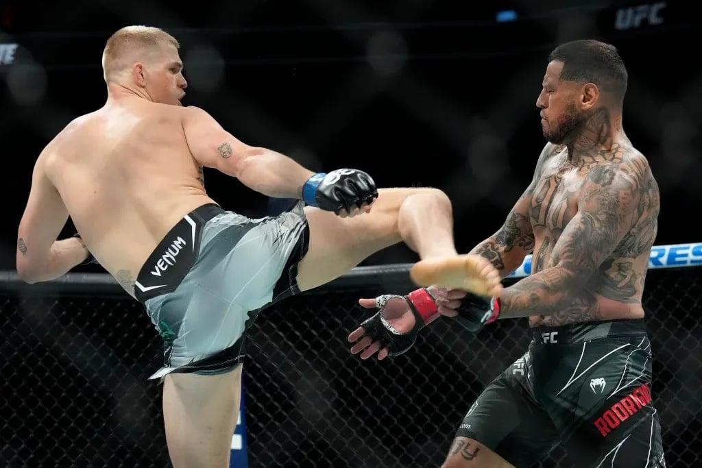 Ian Garry moments before landing a headkick on Daniel Rodrigues. Credits to: Jim Dedmon - USA TODAY Sports.