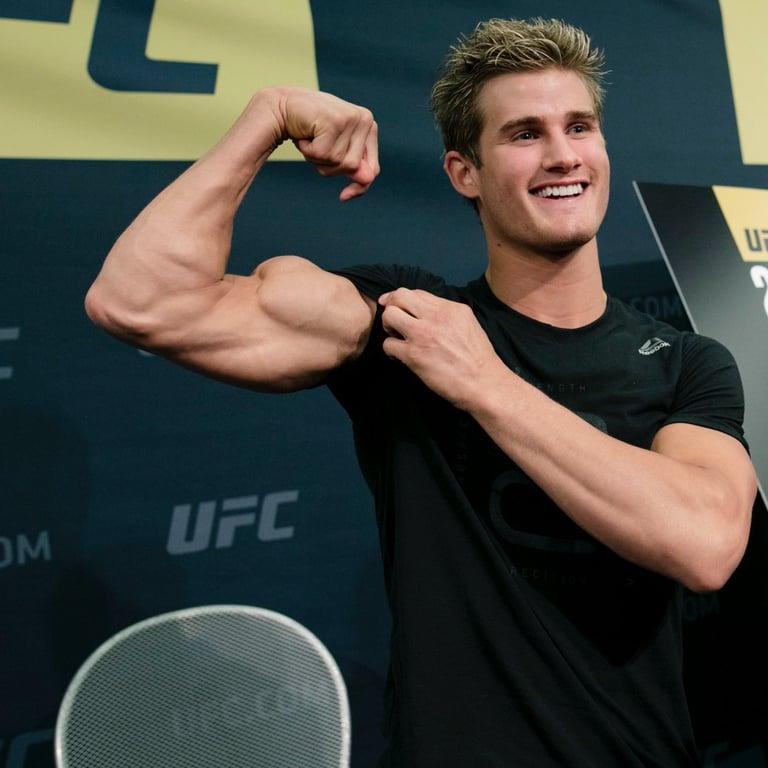 Sage Northcutt flexing his killer muscles. Credits to: Zuffa LLC.