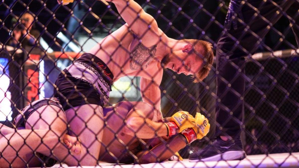 Max Rohskopf finishes Jeff Creighton. Credit to: Fighters Only.