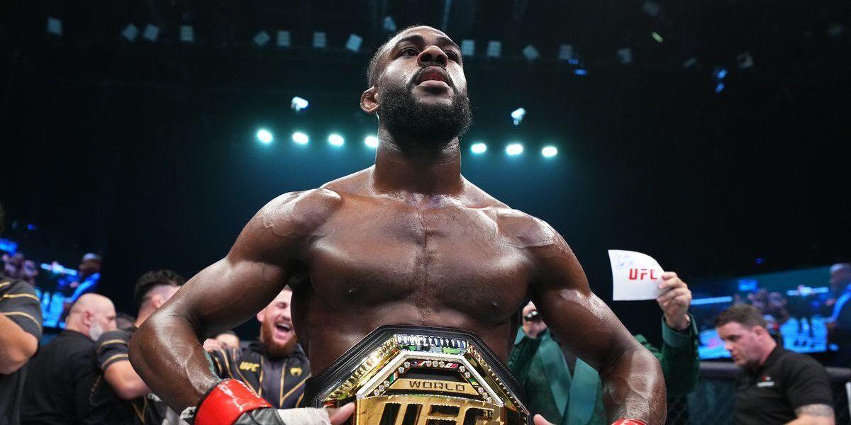 Betting Odds: Aljamain Sterling slight underdog for Featherweight debut against Calvin Kattar at UFC 300