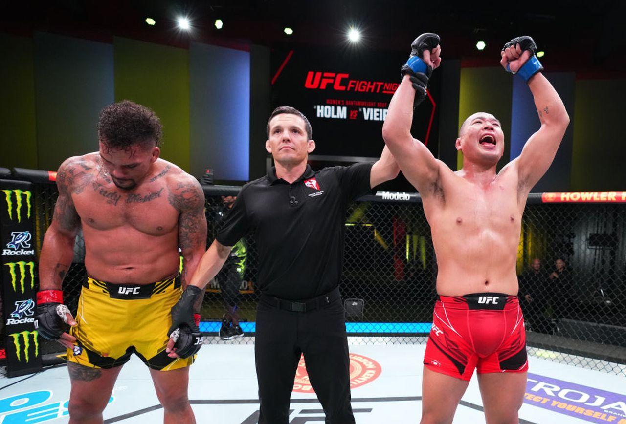 Jun Yong Park celebrates victory. Credits to: Chris Unger/Zuffa LLC.