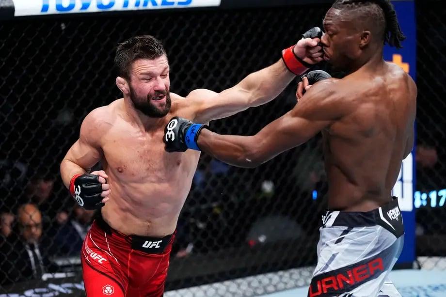 Mateusz Gamrot going to war against Jalin Turner at UFC 285. Credits to: Jeff Bottari - Zuffa LLC.