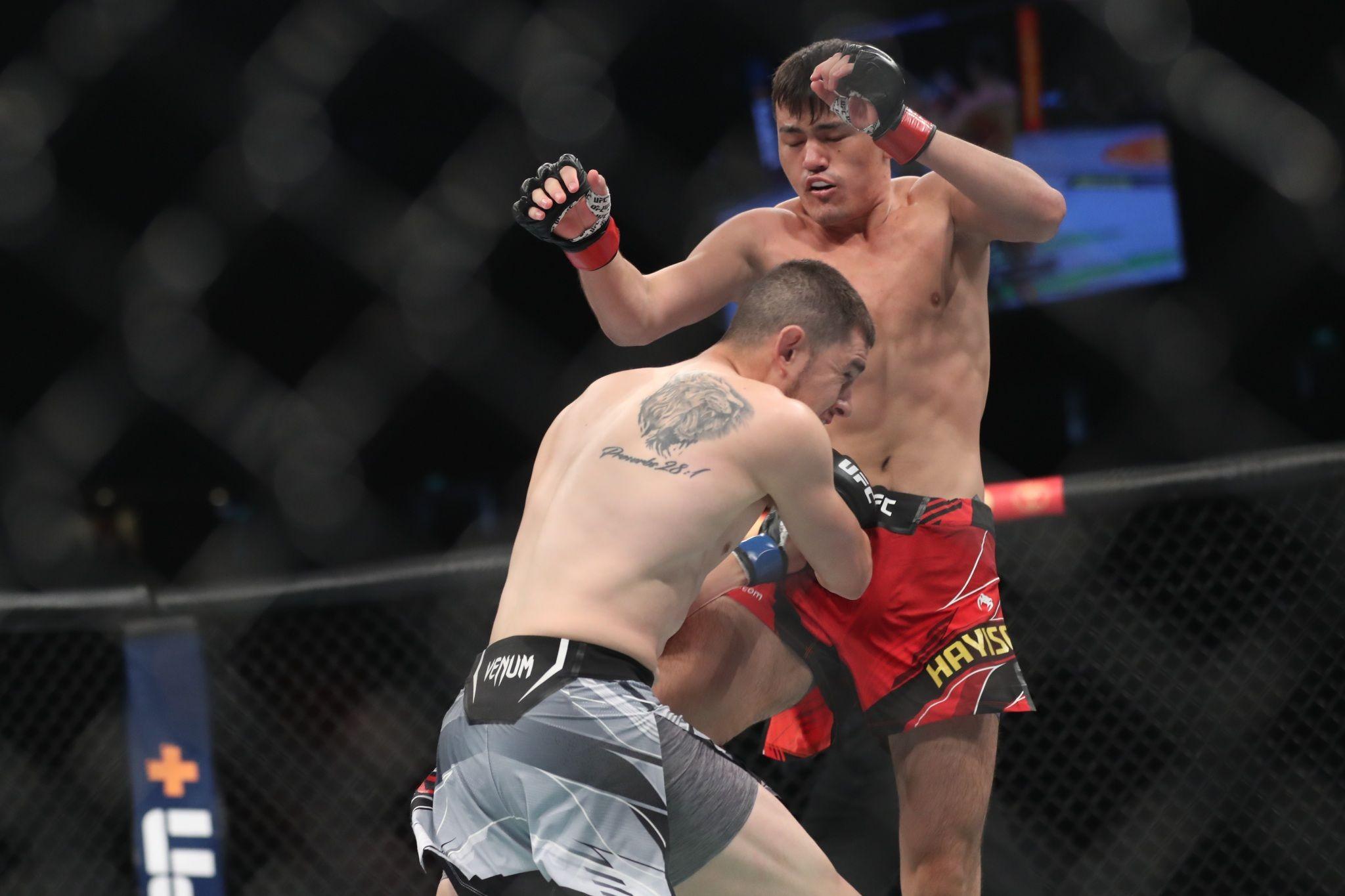 Maheshate lands a knee against Steve Garcia. Credit: Paul Miller-USA TODAY Sports