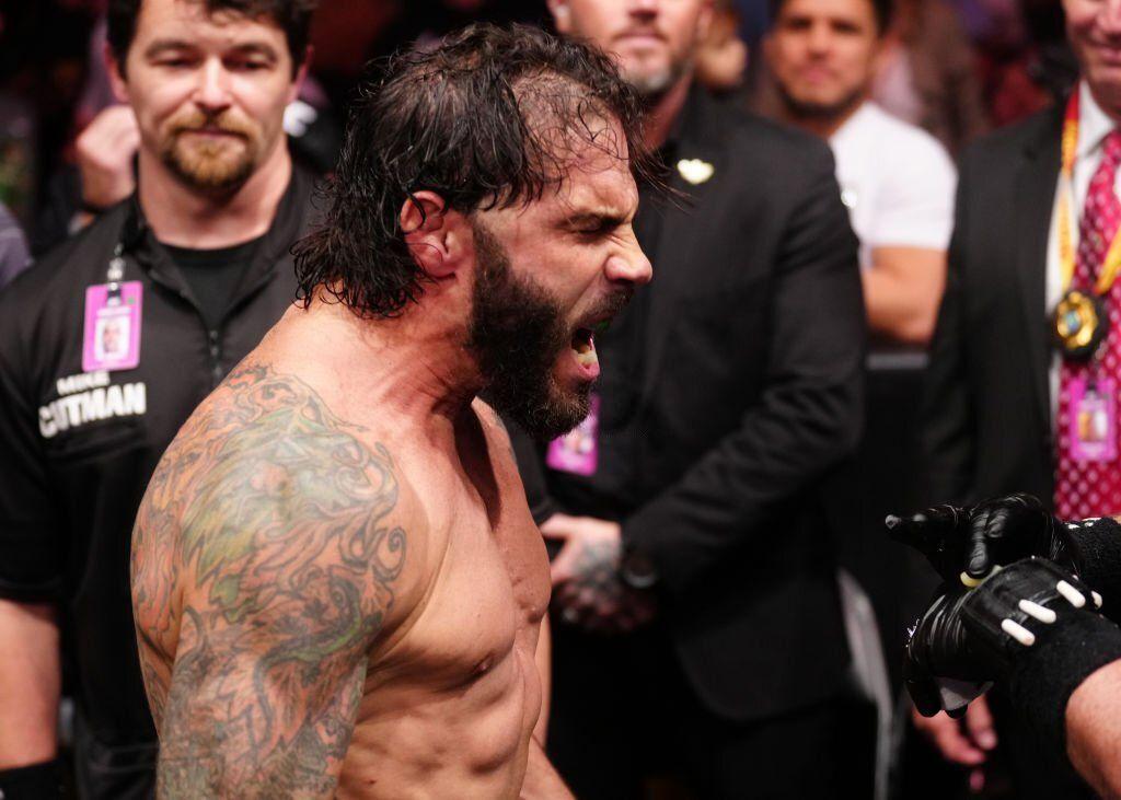 Clay Guida prepares for his fight against Scott Holtzman. Credits to: Jeff Bottari - Zuffa LLC