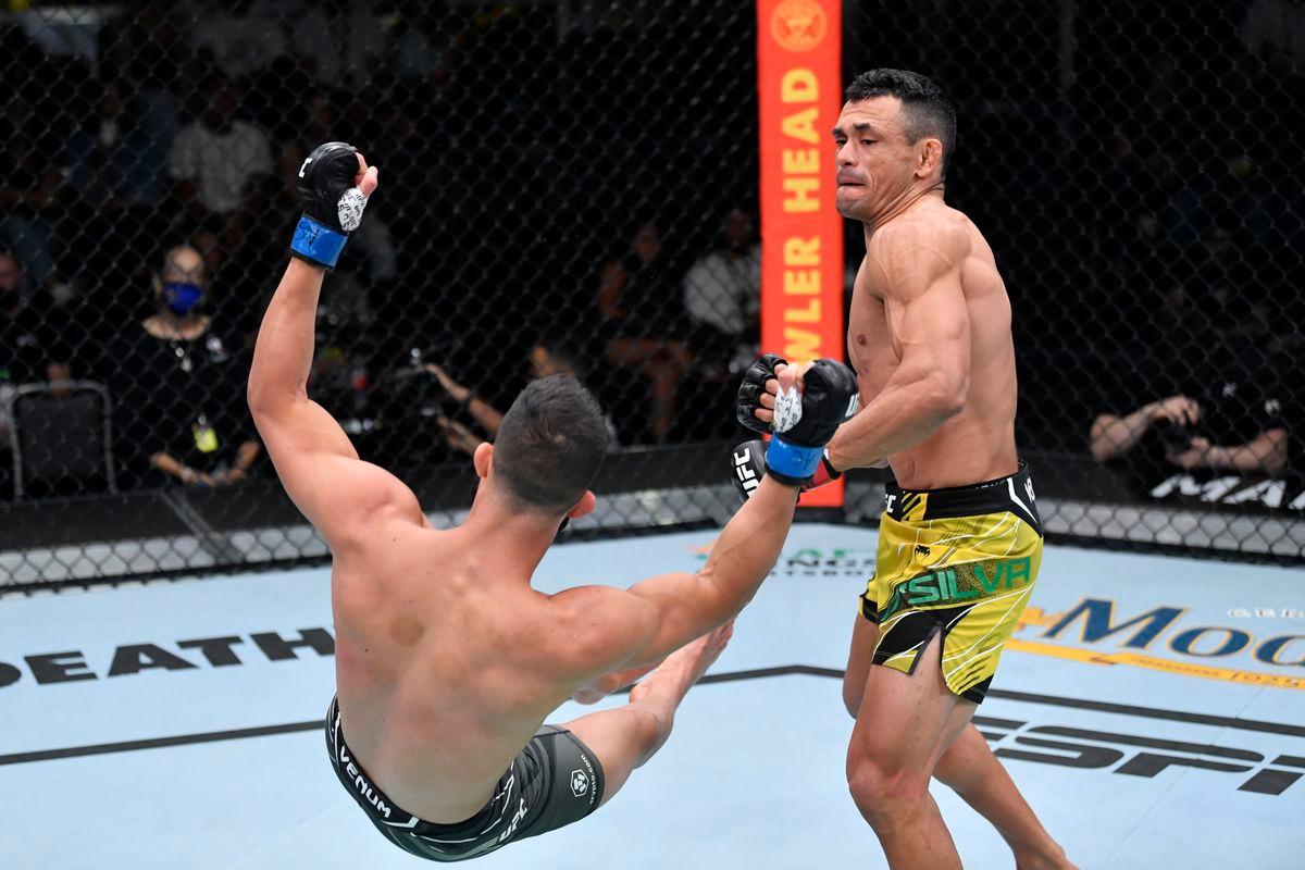 Douglas Silva de Andrade sends Gaetano Pirrelo soaring following a right hook. Credit: MMA Fighting.