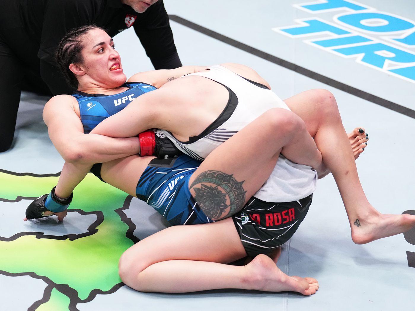 Tatiana Suarez submits Montana De La Rosa with a guillotine choke. Credit: MMA Fighting.