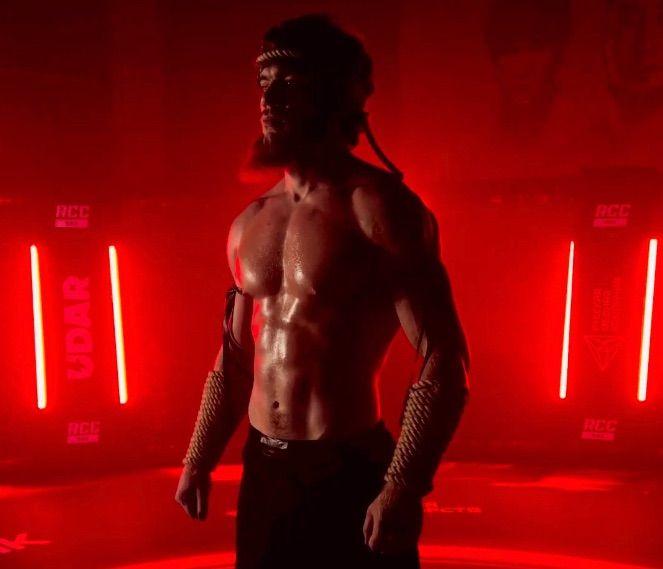 Who is this man? Credits to: Sharapudtin Magomedov via Instagram.