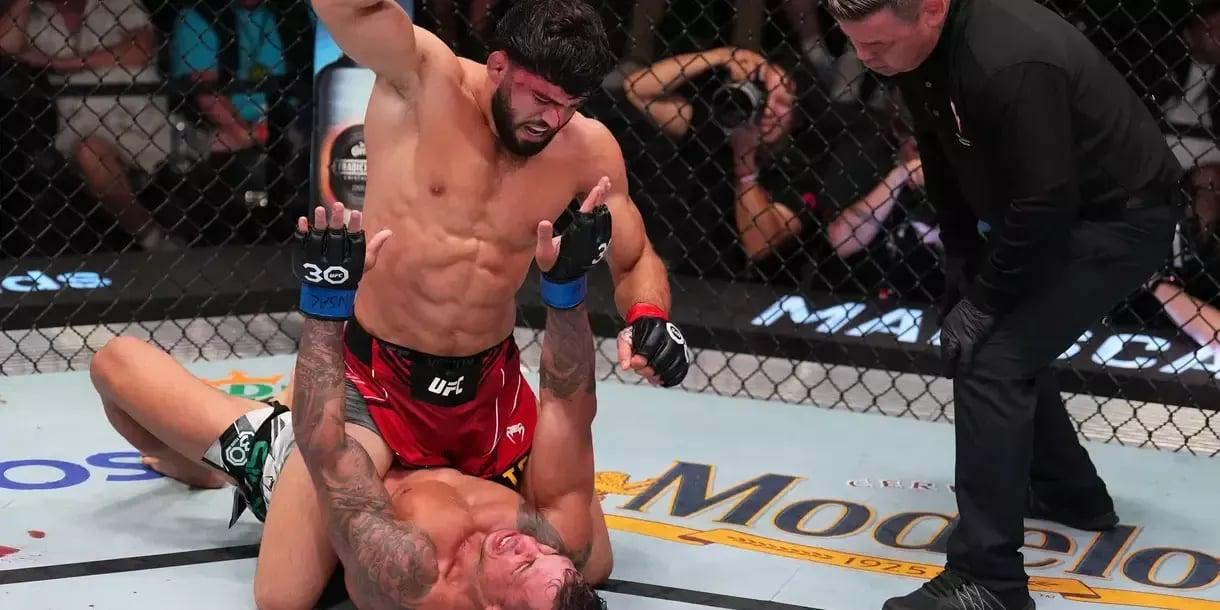 Arman Tsarukyan hammering Joaquim Silva in his last bout. Credits to: Chris Unger - Zuffa LLC.