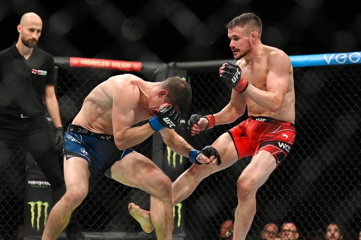 Nathaniel Wood landing one of many chopping low-kicks against Charles Rosa. Credits to: Haljestam - USA TODAY Sports.