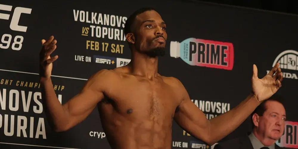 Danny Barlow Secures Nasty TKO Over Josh Quinlan in UFC Debut