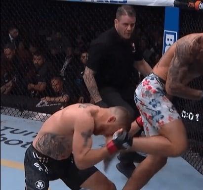 If Holloway doesn’t break Justin’s nose, how does the fight play out? (Angry because I had 600xp on Holloway decision).