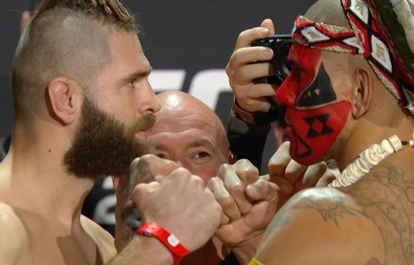 Intense staredown between Jiri Prochazka and Poatan