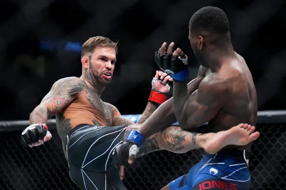 Cody Garbrandt landing on Trevin Jones at UFC 285. Credits to: Chris Unger - Zuffa LLC.