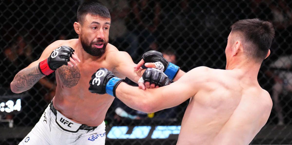 Chris Gutiérrez and Alatengheili scrapping in their last bouts. Credits to: Chris Unger - Zuffa LLC.