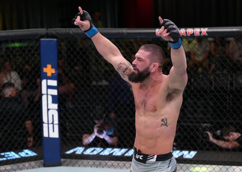 Andre Petroski celebrates his win against Nick Maximov. Credits to: Jeff Bottari-Getty Images