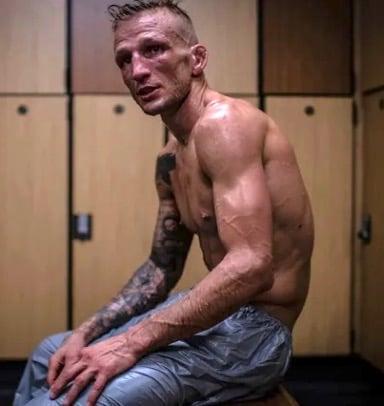 Fun Fact Friday : TJ Dillishaw was the only champion ever ( I think ) to fight DOWN a weight class for double champ status. 