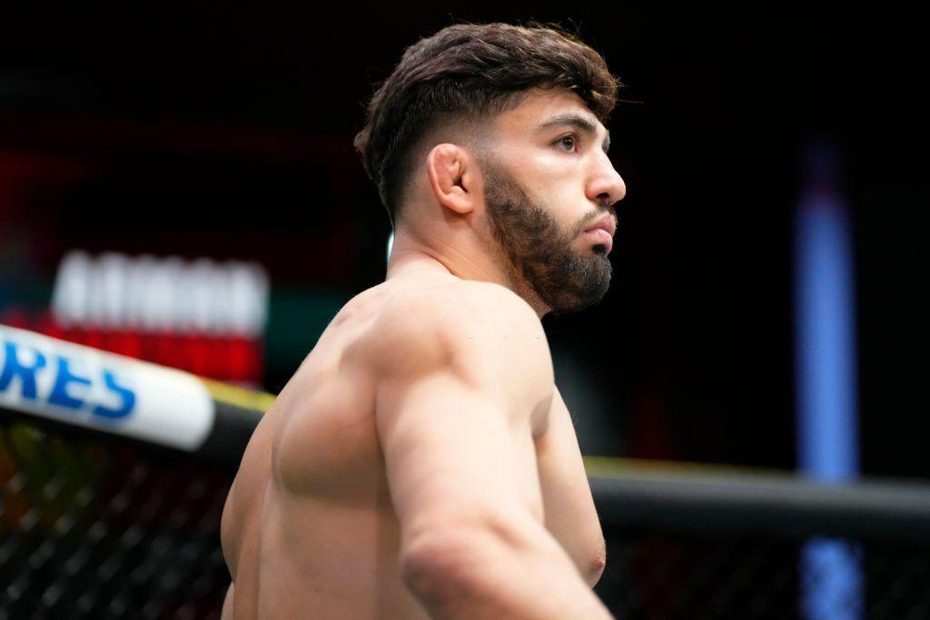 Arman Tsarukyan looks on prior to his fight against Joel Alvarez in Las Vegas. Credits to: Chris Unger - Zuffa LLC