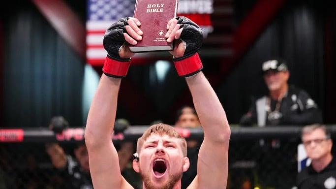 How many MMA fighter and fans believe in Jesus Christ . (You already know I had to use Bryce for this) ✝️