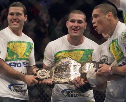  Mauricio Rua celebrating with his team at UFC 113. Credits to: Brett Okamoto - Las Vegas Sun.