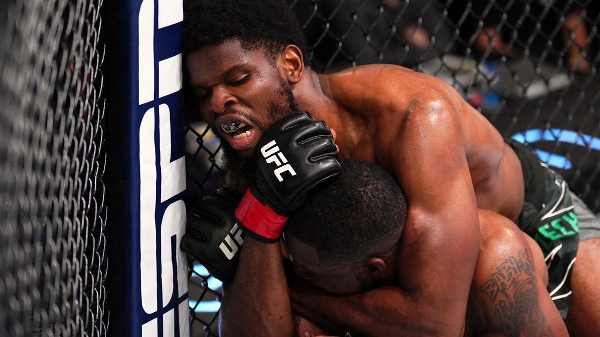 Kennedy Nzechukwu pursues a submission against Karl Roberson. Credit: Zuffa LLC.