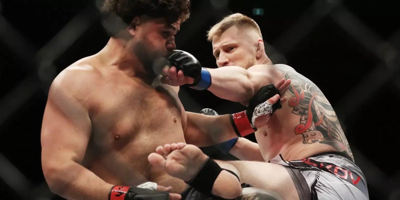 Alexander Volkov beating Tai Tuivasa on the feet at UFC 293. Credits to: Jasmin Frank - USA TODAY Sports.