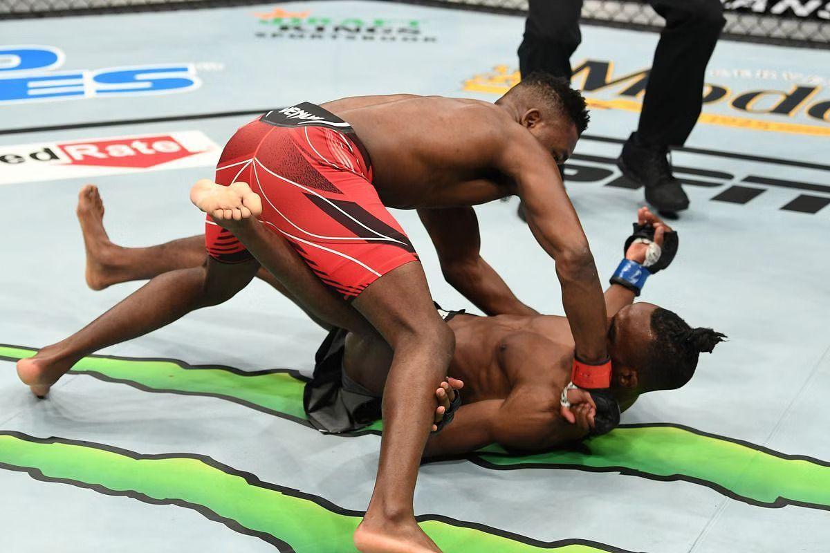 Manel Kape rains down ground and pound on Ode' Osbourne. Credit: Sportskeeda.