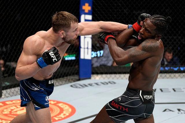 Ludovit Klein lands a left hand on Devonte Smith. Credit: Sherdog.