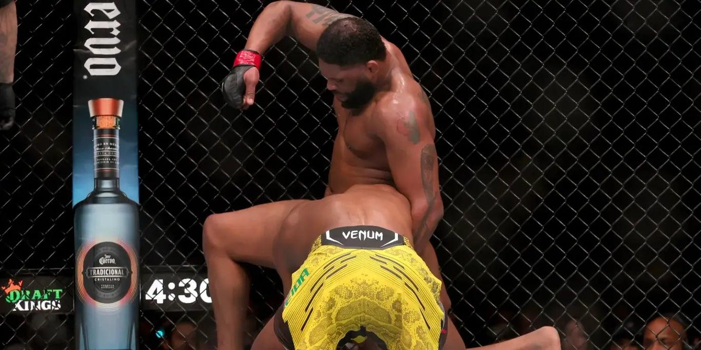 Curtis Blaydes hammering Jailton Almeida at UFC 299. Credits to: Sam Navarro - USA TODAY Sports.