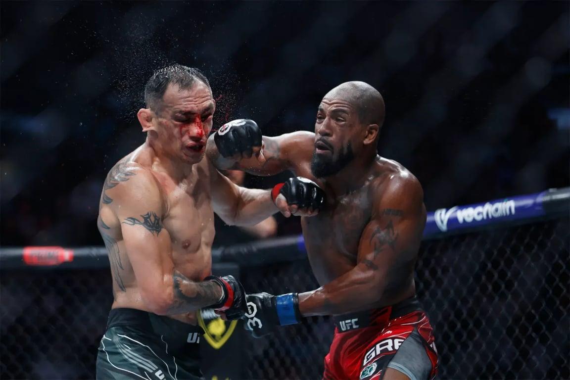 Bobby Green cracking Tony Ferguson in his last bout. Credits to: Jeff Swinger - USA TODAY Sports.