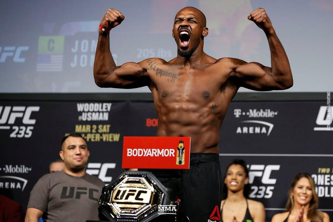 Jon Jones roars as he steps on the scale at the UFC 235 weigh ins. Credits to: Esther Lin-MMAFighting.