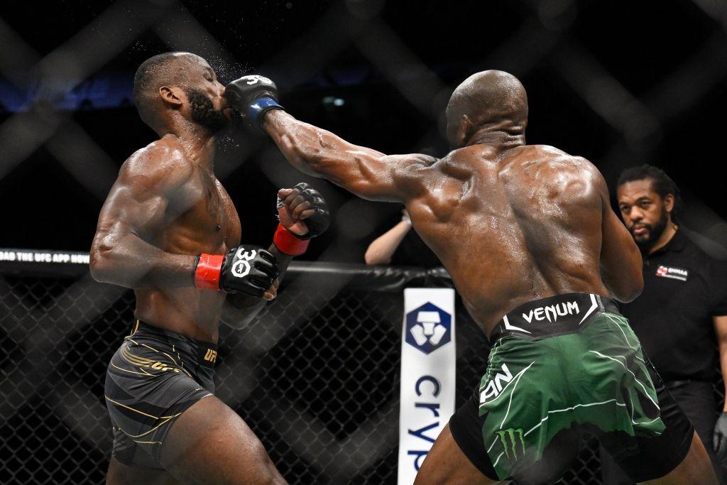 Kamaru Usman cracking Leon Edwards with a left hand in their trilogy bout. Credits to: Haljestam - USA TODAY Sports.