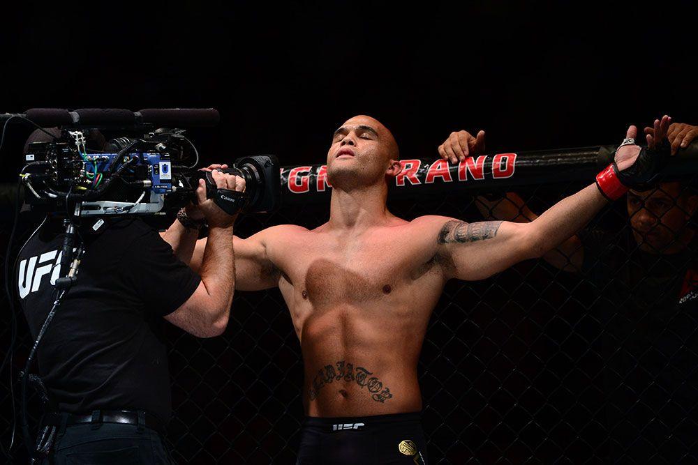 Robbie Lawler makes the walk in his first Welterweight title fight. Credits to: Joe Camporeale, USA TODAY Sports.