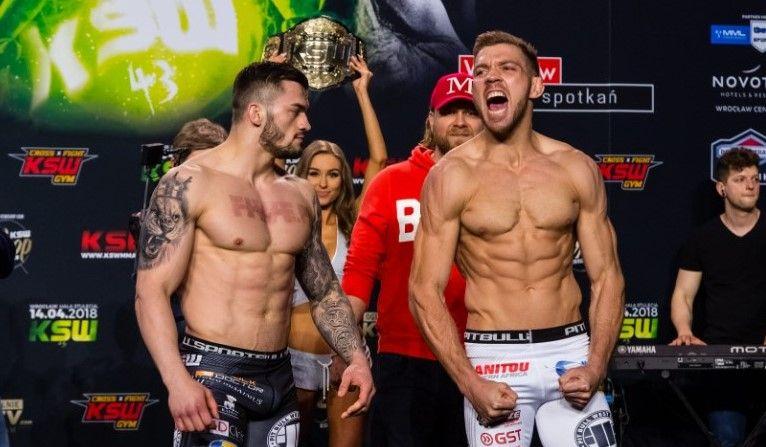 Roberto Soldic squares off with Dricus du Plessis. Credits to: KSW