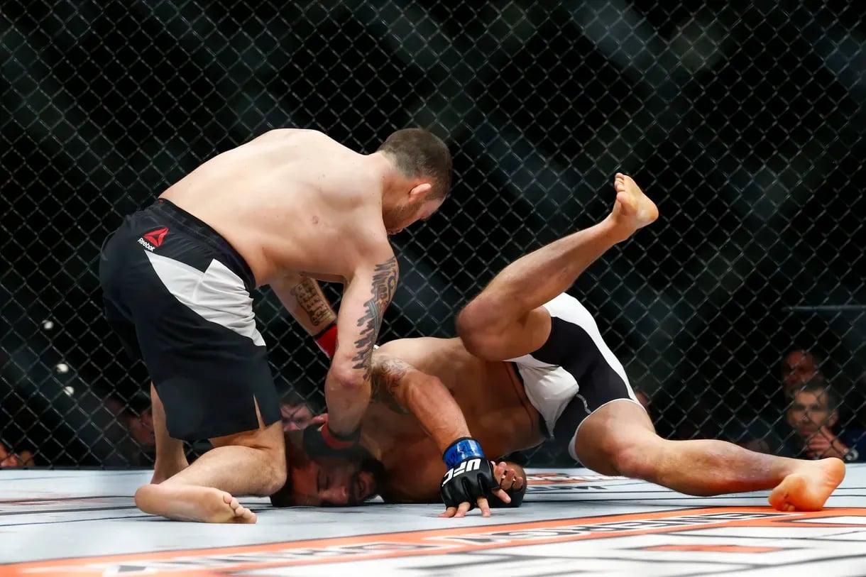 Frankie Edgar defeats Chad Mendes by knockout. Credit: Esther Lin - MMA Fighting