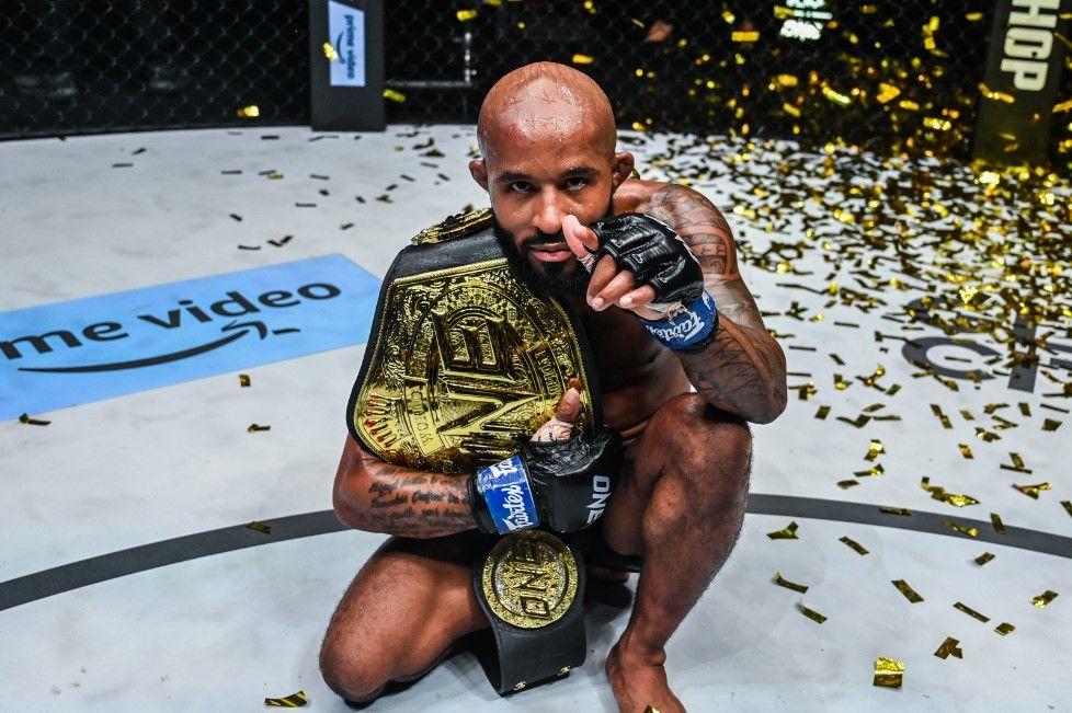 Demetrious Johnson sending a statement after defeating Adriano Moraes. Credits to: ONE Championship.