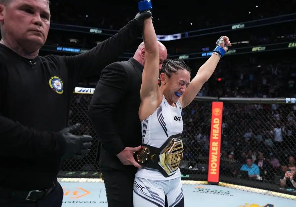 Carla Esparza becomes a 2x UFC champion. Credit: GETTY Images.