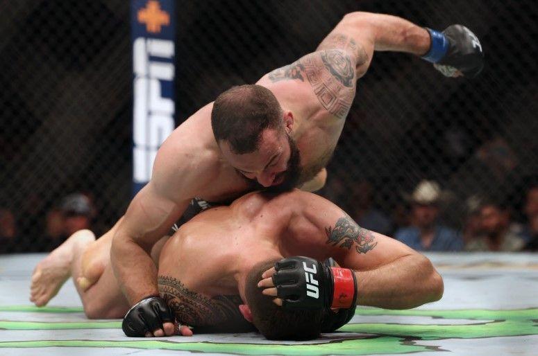 Roman Dolidze stops Jack Hermansson in Orlando. Credits to: Nathan Ray Seebeck-USA TODAY Sports