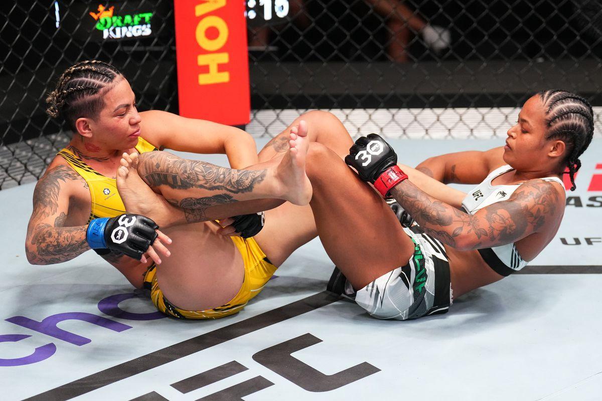 Karine Silva forces Ketlen Souza to submit to a leg lock. Credit: MMA Fighting.