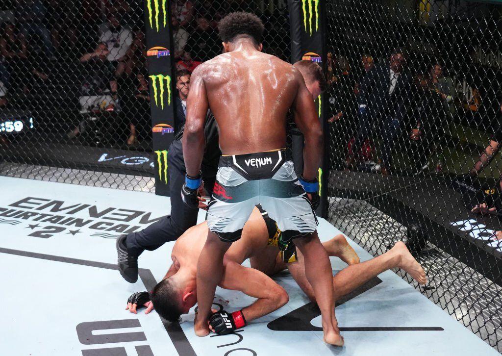 Geoff Neal hands Vicente Luque his first professional knockout loss. Credits to: Chris Unger-Zuffa LLC
