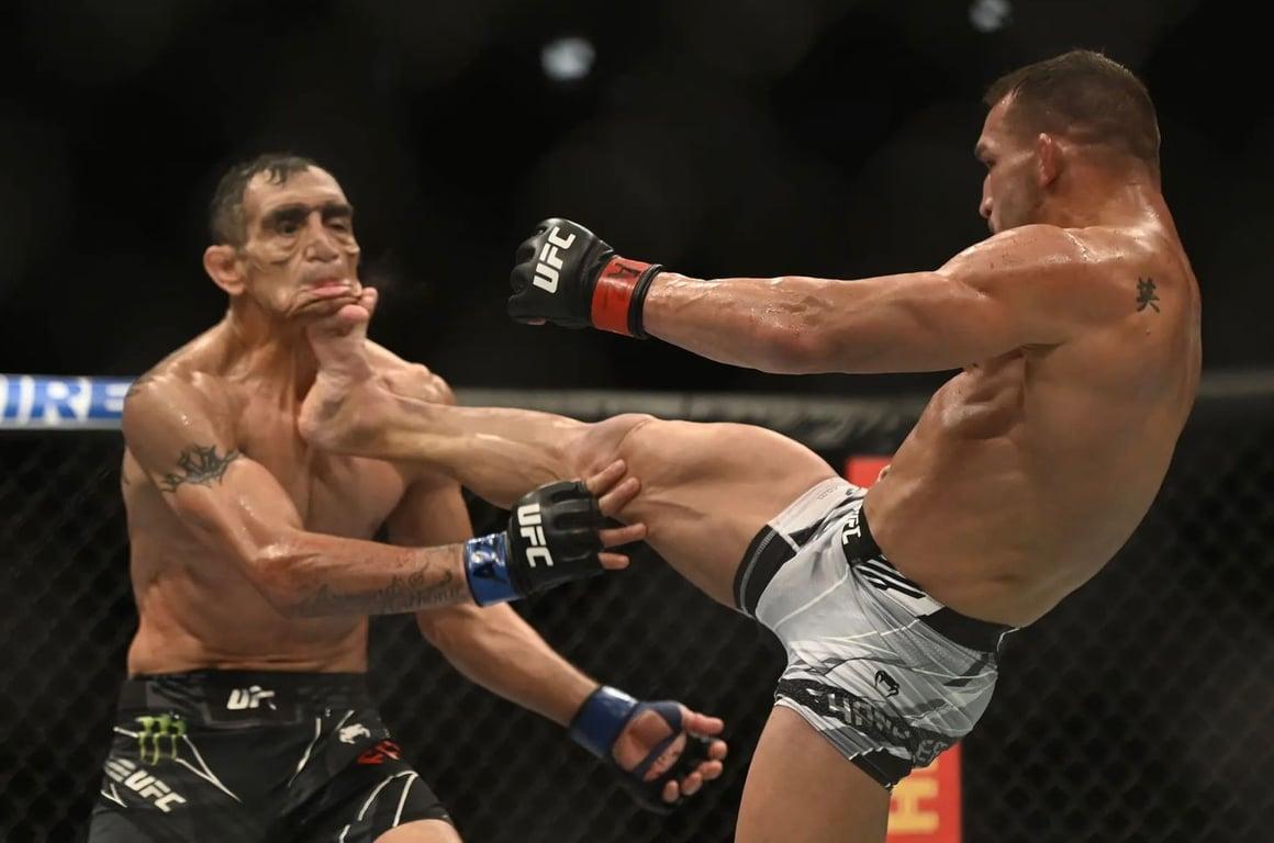 Michael Chandler knocks Tony Ferguson out with a front kick. Credits to: Hans Gutknecht