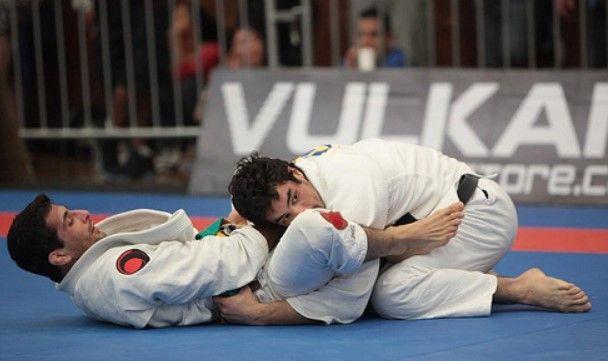 Kron Gracie grappling with Beniel Dariush at the ACBJJ World Trials in 2012. Credits to: Alicia Anthon - Aliciaphotos.com.
