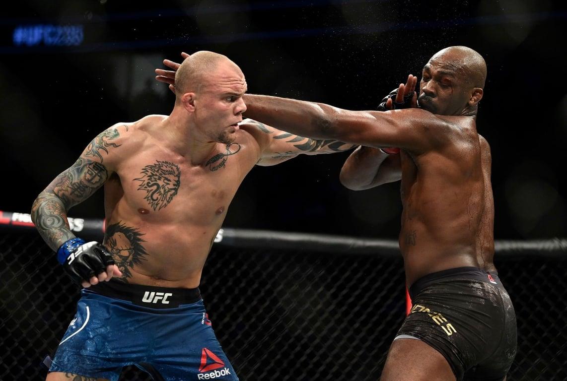 Anthony Smith challenges for undisputed gold at UFC 235. Credits to: Zuffa LLC